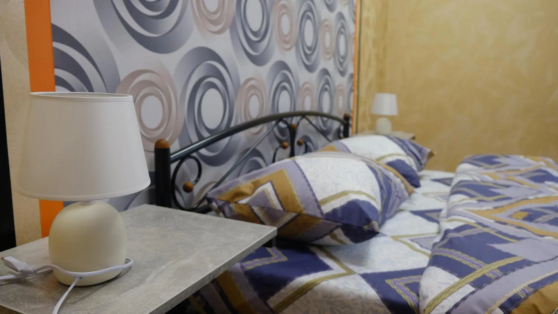 Uneed Rooms: Sky Kyiv 0*,  Ukraine